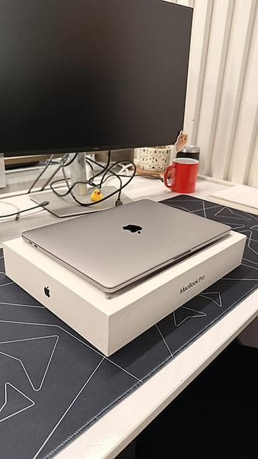 ipad pro max: Apple MacBook M1 Pro 13" (Space Grey) 16 gb ОЗУ 256 gb SSD Touch bar — 1