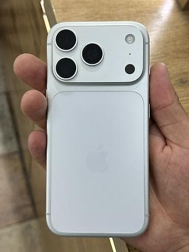 IPhone 17 Pro, Б/у, 256 ГБ, Серебристый, Коробка, 100 % — 3