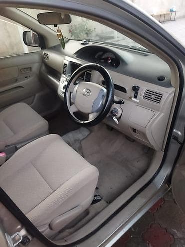 такта раум: Toyota Raum: 2004 г., 1.5 л, Автомат, Бензин, Минивэн — 7