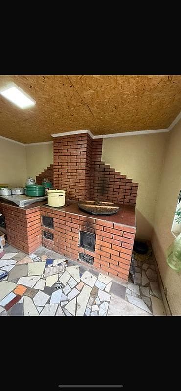 Продается дом Просторный частный дом с огражденной территорией. - — 10