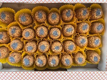 кондитерское кольцо: Ароматные домашние булочки, приготовленные из мягкого теста, с нежной — 1