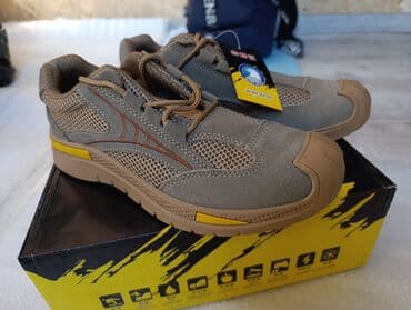Легкие защитные кроссовки Work Shoes
РАЗМЕР 42