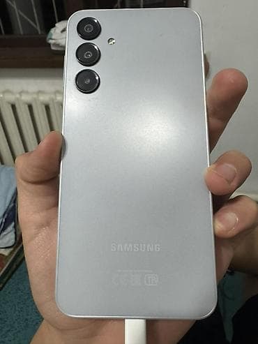 a 20 s: Samsung Galaxy A16, Б/у, 256 ГБ, цвет - Серебристый — 1