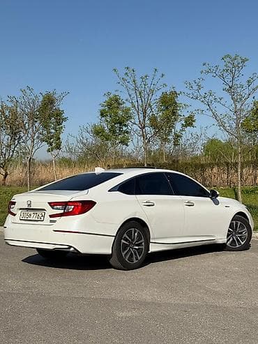 fast: Honda Accord: 2019 г., 2 л, Вариатор, Гибрид, Фастбек — 2