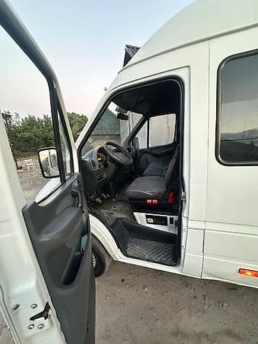 обшивка на спринтер: Mercedes-Benz Sprinter, высокий длиннобазный цельнометаллический — 6
