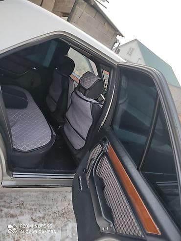 крыло 124: Mercedes-Benz W124: 1991 г., Седан — 6