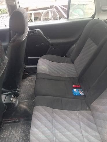 Унаа сатуу: Volkswagen Golf: 1994 г., 1.8 л, Кол менен иштөөчү, Бензин, Хетчбек — 8