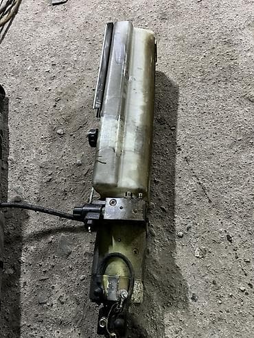 ремонт насоса воды: Гидравлический агрегат BÄR Cargolift для подъемно-задних платформ — 5