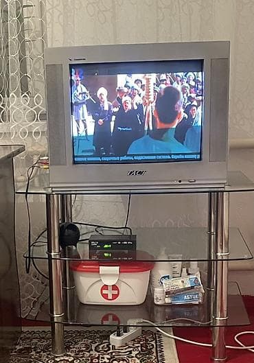 кранштейн на телевизор: Телевизор TACT (ЭЛТ) с тумбой из стекла и металла - Диагональ экрана — 1