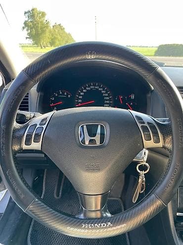 лабо 2004: Honda Accord: 2004 г. — 6