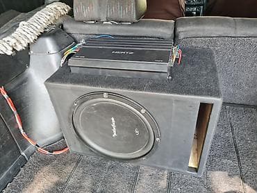 трекер для авто: Зз - Отдельный 4‑канальный усилитель Hertz (виден сбоку) — для — 5