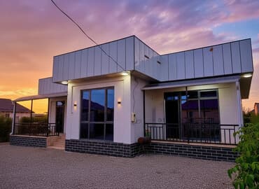 дом с бассейном и сауной: Дом, 150 м², 5 комнат, Собственник, Дизайнерский ремонт — 1