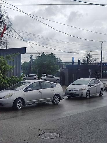 Продажа авто: Toyota Prius: 2008 г., 1.5 л, Вариатор, Гибрид, Хэтчбэк — 5