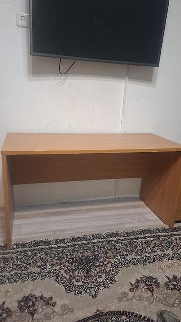 Стол жана отургуч комплекттери: Письменный/компьютерный стол в современном минималистичном дизайне — 1