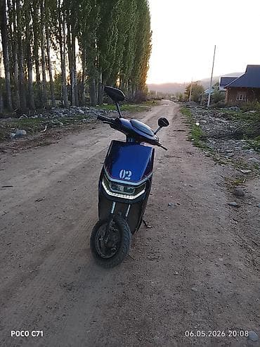 продажа мотоциклов иж планета 5: Электроскутер городской (синего цвета) - Компактный электрический — 1