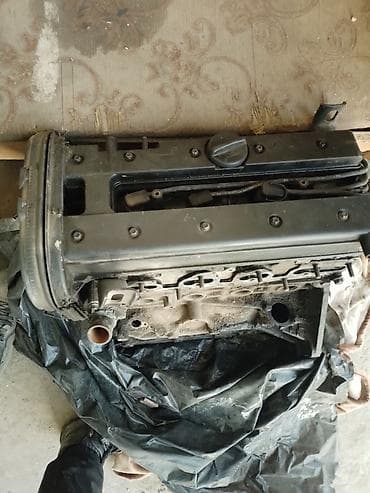 Продаю на даево резоо резоо галовка блок не рабочий мотор стукнул