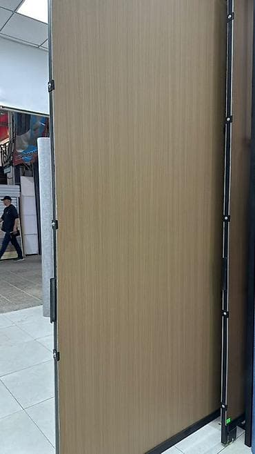 Межкомнатная дверь с отделкой под светлое дерево - Полотно: глухое
