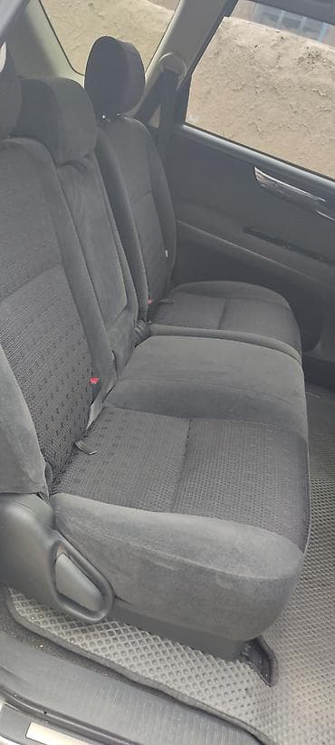 Toyota Ipsum: 2003 г., 2.4 л, Автомат, Газ, Вэн/Минивэн — 9