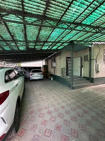 сдаю дом район кызыл аскер: 🏡 Продаётся просторный двухэтажный дом в ж/м Кызыл-Аскер 📐 Участок — — 2