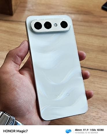 Vivo X300, Б/у, 256 ГБ, цвет - Белый, 2 SIM — 1