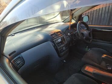 срочно продаю в связи с переездом: Toyota Ipsum: 2002 г., 2.4 л, Автомат, Газ, Вэн/Минивэн — 4