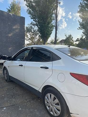 6: Hyundai Accent: 2015 г., 1.6 л, Механика, Бензин, Седан — 3