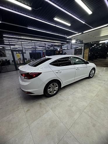 daewoo centra: Hyundai Elantra: 2019 г., 2 л, Автомат, Бензин, Седан — 6