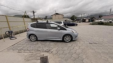 Продажа авто: Honda Fit: 2008 г., 1.5 л, Автомат, Бензин, Хэтчбэк — 2