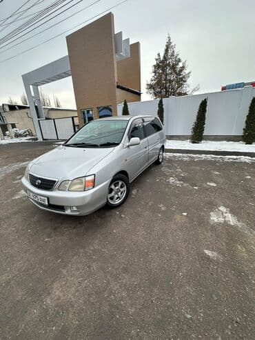 Toyota Gaia: 2002 г., Минивэн