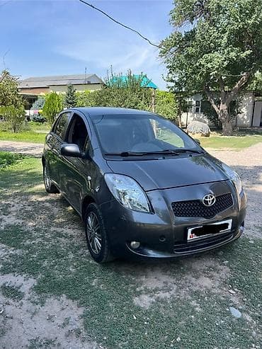 Toyota Yaris: 2010 г., 1.3 л, Автомат, Бензин, Хэтчбэк — 3