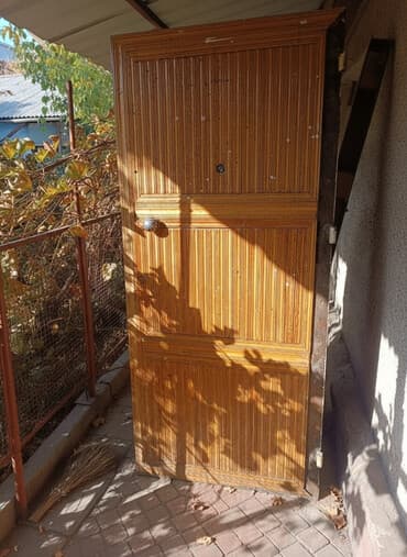 Двери для домов и квартир, Металл, Правосторонняя, цвет - Коричневый