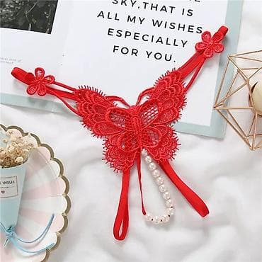 Кружевные стринги с декоративной вышивкой и жемчужной перемычкой - — 3