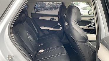 белую меховую накидку: BYD Yuan Up: 2025 г., 0.1 л, Автомат, Электромобиль, Кроссовер — 8