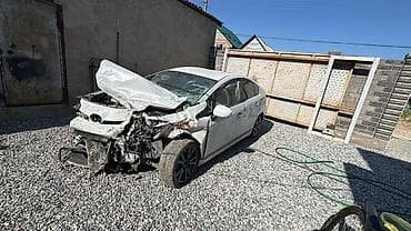 бу чехлы: Toyota Prius: 2014 г., 1.8 л, Автомат, Гибрид, Хэтчбэк — 3