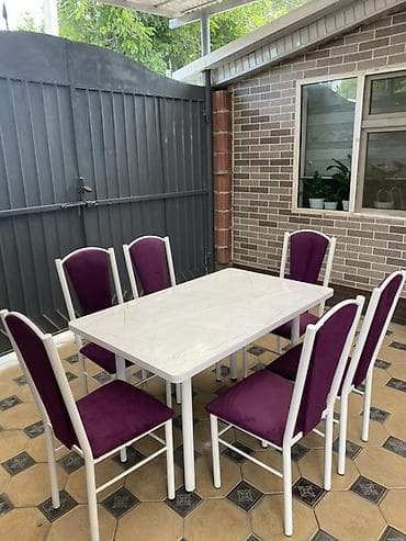 Кухонный стол и стул, цвет - Белый at lalafo.kg Кухонный стол и стул, цвет - Белый