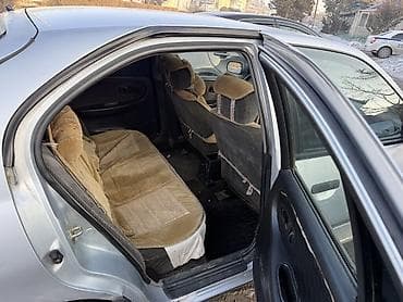 subary legasy: Nissan Primera: 1991 г., 2 л, Механика, Бензин, Седан — 4