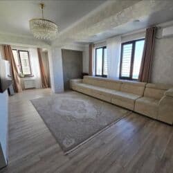 жалал абад дом квартира: 2 комнаты, 74 м², Элитка, 6 этаж, Дизайнерский ремонт — 1