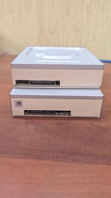 xeon e5430: Два внутренних оптических привода DVD±RW (SATA): 1) Lite-On — 2