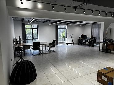 работа в складе: Сдаю офис на первой линии на 2 этаже Площадь 91кв.м Адрес: ул — 2