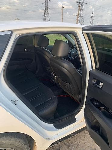 subaru forester 2001: Kia Optima: 2017 г., 2 л, Автомат, Гибрид, Седан — 6