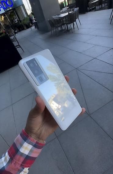 монитор цена: Poco F5 Pro, Б/у, 256 ГБ, цвет - Белый — 1