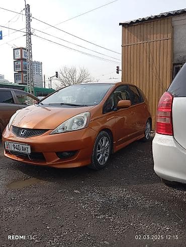 малолитражка машина: Honda Fit: 2010 г., Бензин, Хэтчбэк — 6