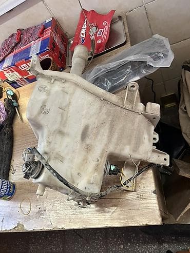 разбрызгиватель для воды: Бачок Lexus — 1