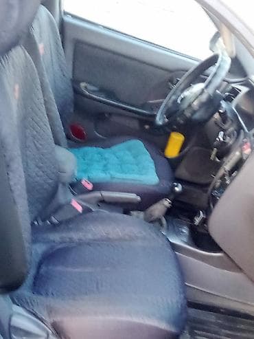 golf plus: Hyundai Elantra: 2002 г., 1.6 л, Механика, Бензин, Седан — 9