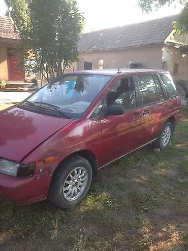Nissan Prairie: 1994 г., 2.4 л, Механика, Бензин, Минивэн