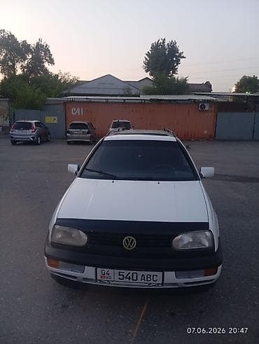 yuan up: Volkswagen Golf: 1994 г., 1.8 л, Механика, Бензин, Универсал — 2