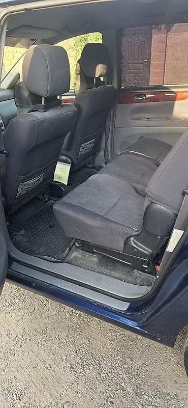 daewoo 2: Toyota Ipsum: 2001 г., 2 л, Механика, Бензин, Минивэн — 8