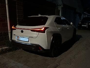byd leopard: Lexus UX: 2019 г., 2 л, Вариатор, Гибрид, Кроссовер — 5