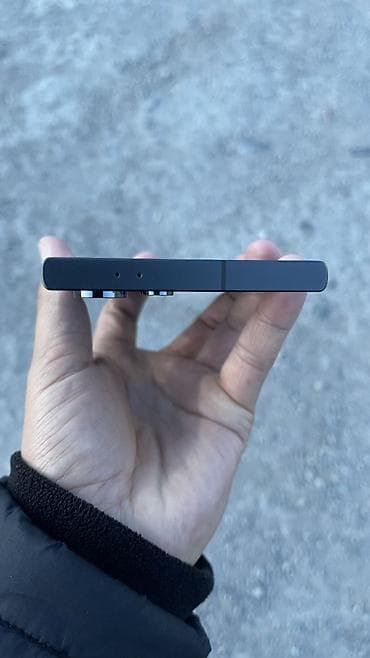 one pluse: Samsung Galaxy S24 Ultra, Б/у, 256 ГБ, цвет - Черный, 1 SIM, eSIM — 10