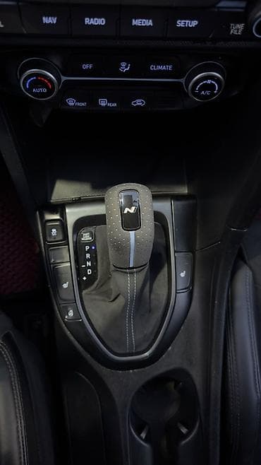 330: Hyundai Veloster: 2020 г., Хэтчбэк — 8